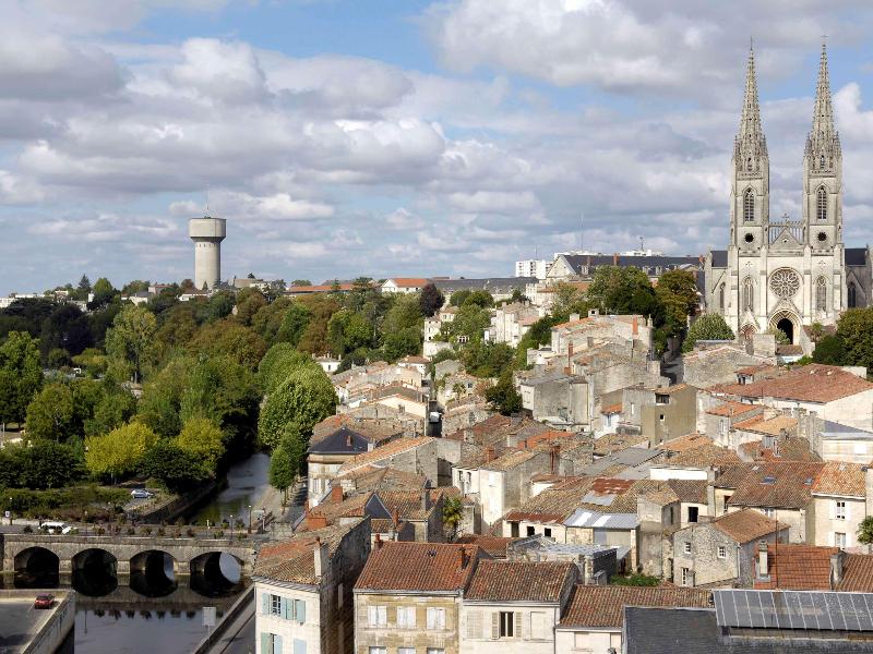 ibis budget Niort Est La Creche image