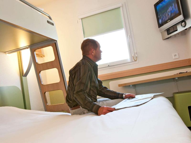 ibis budget Niort Est La Creche image