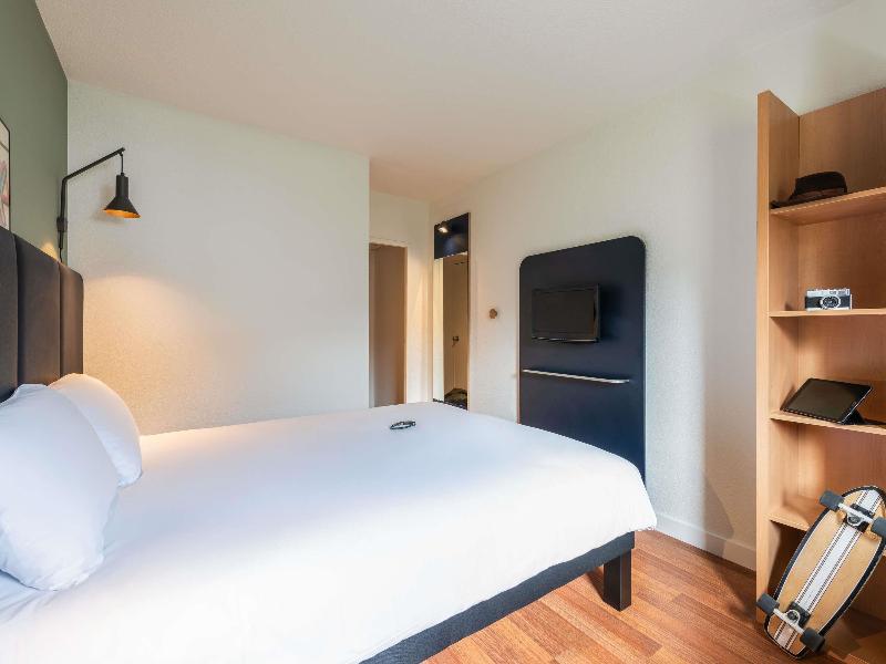 ibis Bourg Jasseron/Teyssonge image