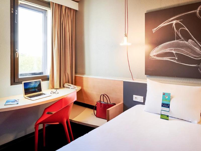 ibis Styles Lyon Gerland Musee des Confluences image