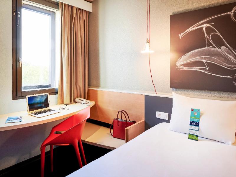 ibis Styles Lyon Gerland Musee des Confluences image
