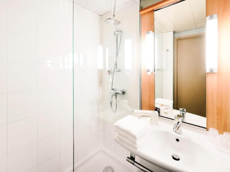 ibis Styles Lyon Gerland Musee des Confluences image