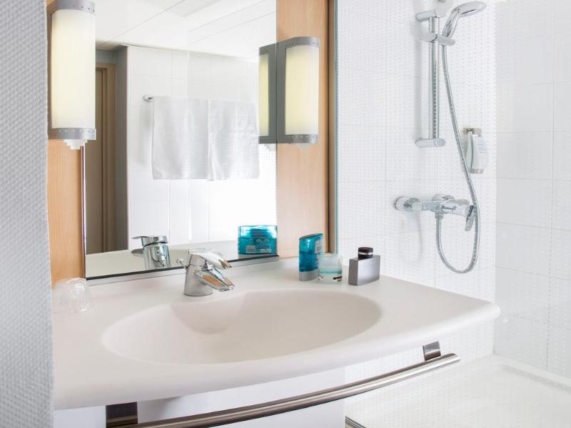 ibis Styles Lyon Gerland Musee des Confluences image