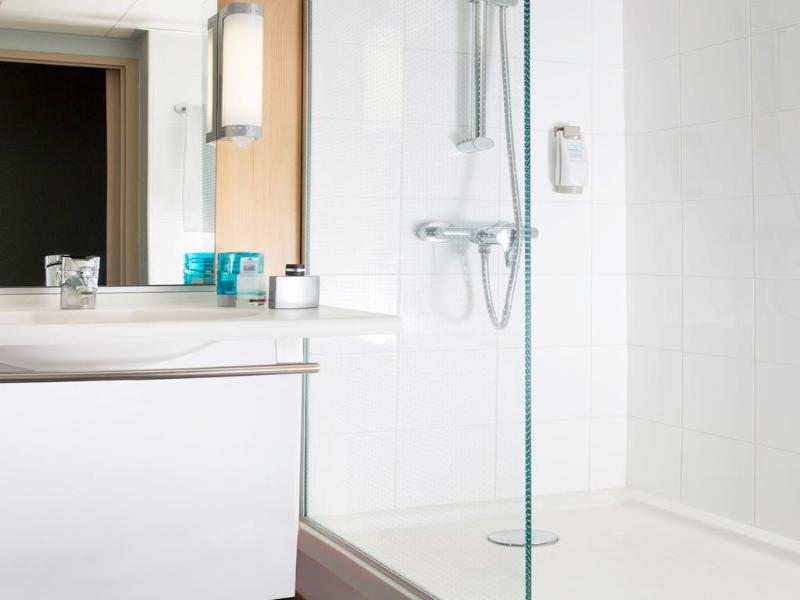 ibis Styles Lyon Gerland Musee des Confluences image