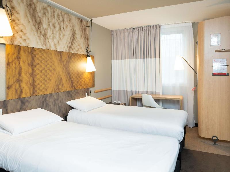 Ibis Lyon Caluire Cité Internationale image