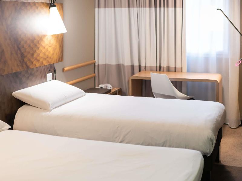 Ibis Lyon Caluire Cité Internationale image