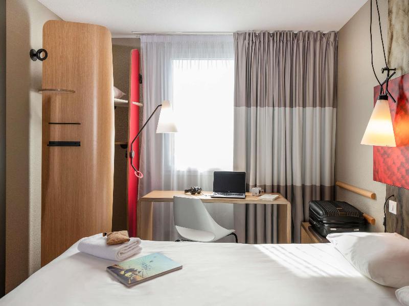 Ibis Lyon Caluire Cité Internationale image