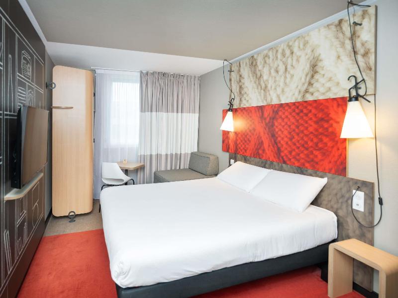 Ibis Lyon Caluire Cité Internationale image