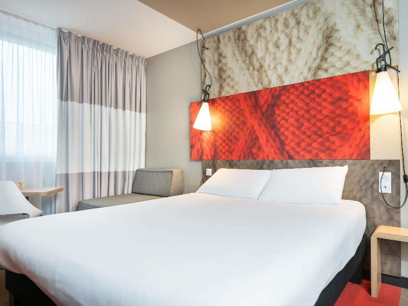 Ibis Lyon Caluire Cité Internationale image