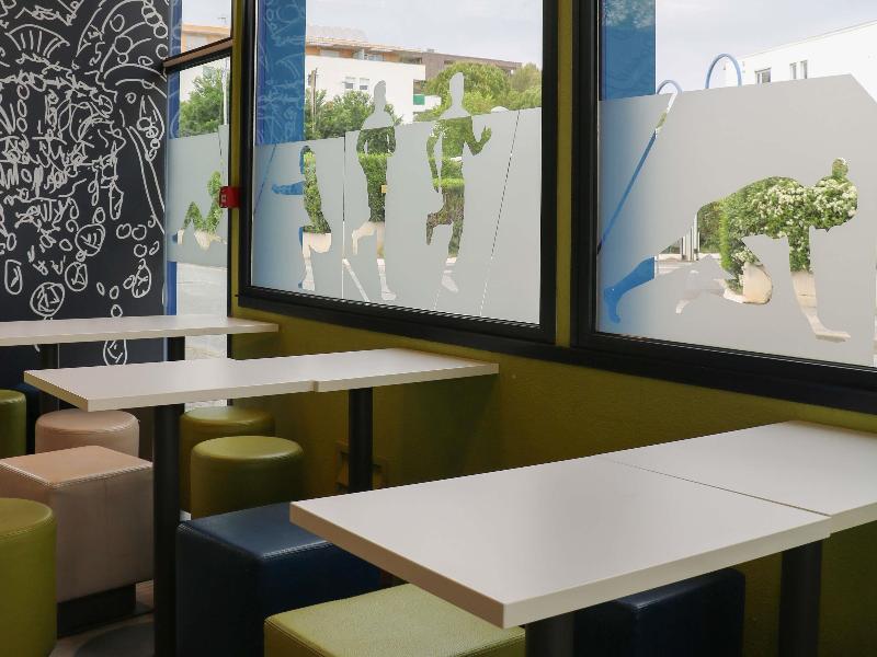 ibis budget Montpellier Sud Près d'Arènes image