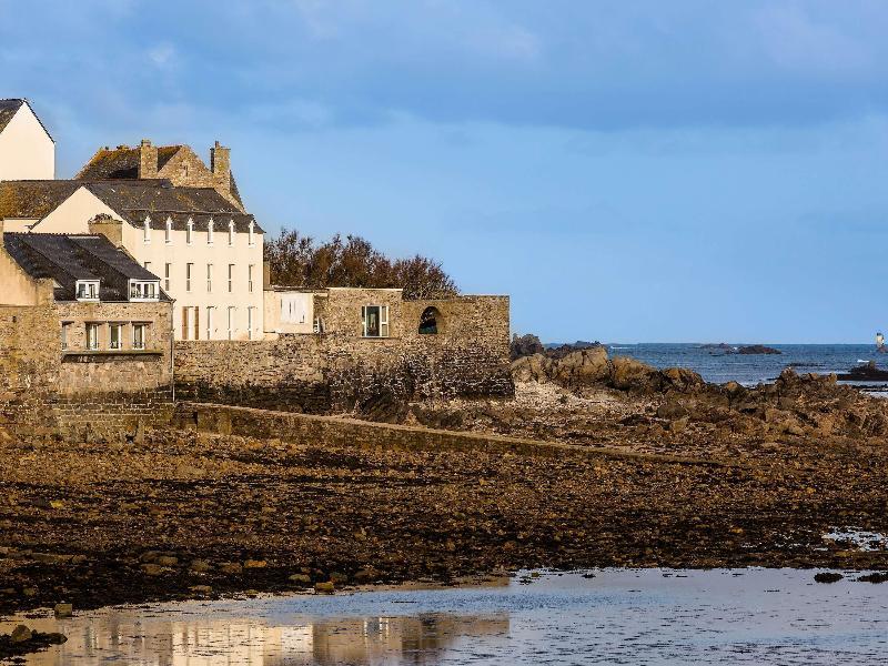 ibis Roscoff bord de mer image