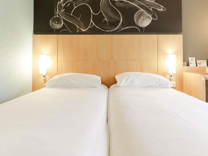 ibis Roscoff bord de mer image