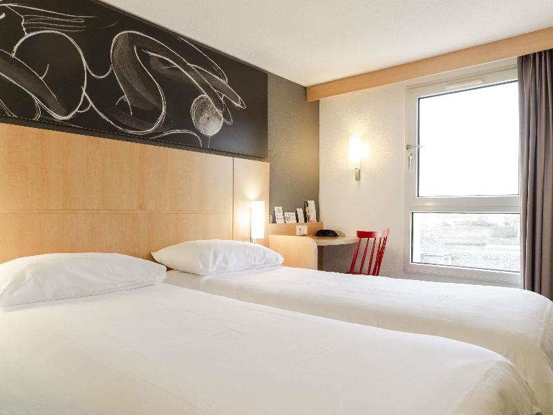 ibis Roscoff bord de mer image