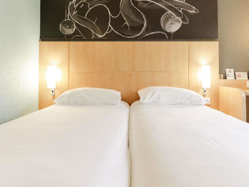 ibis Roscoff bord de mer image