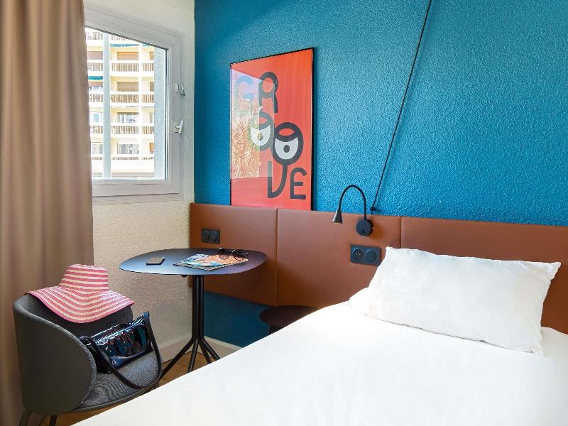 ibis Marseille Timone image