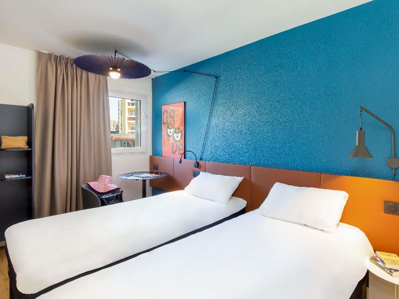 ibis Marseille Timone image
