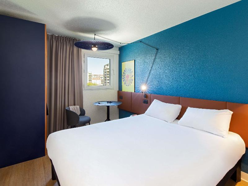 ibis Marseille Timone image