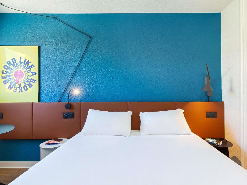 ibis Marseille Timone image