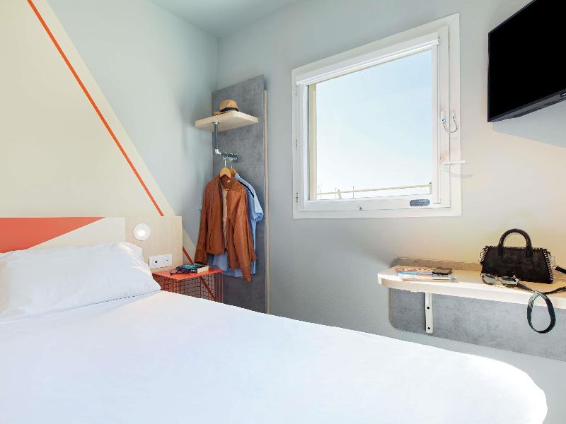ibis budget Marseille l'Estaque image