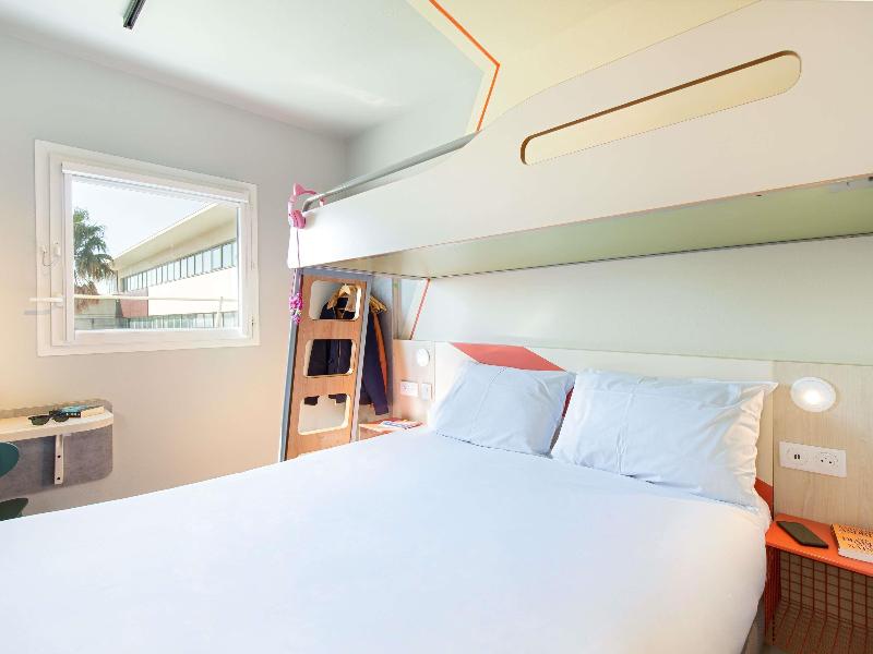 ibis budget Marseille l'Estaque image