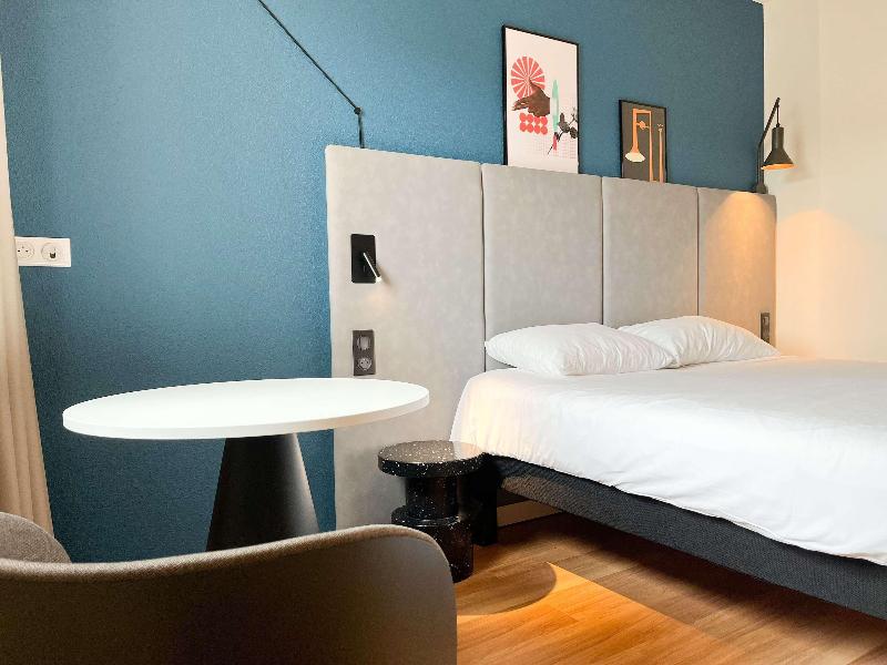 ibis Martigues image