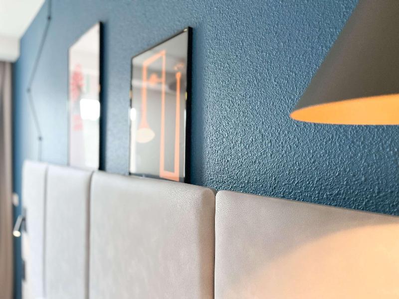 ibis Martigues image