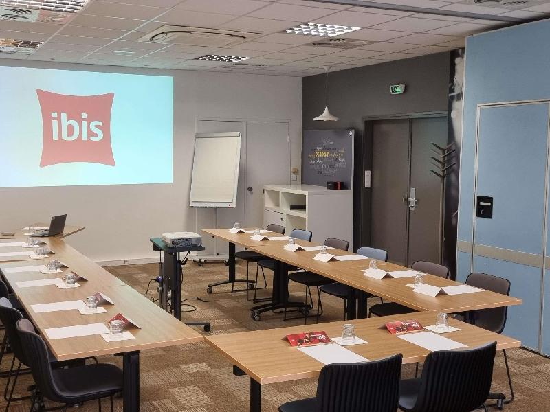 ibis Nantes Centre Gare Sud image