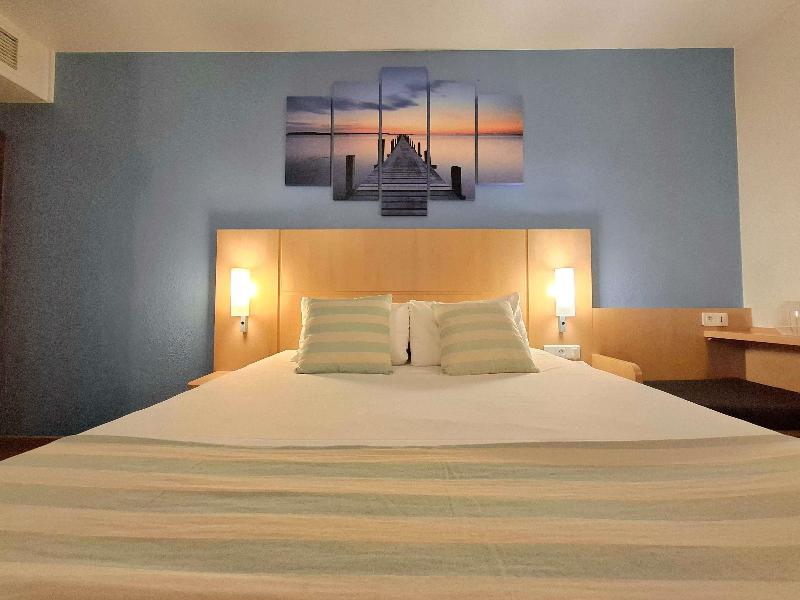 Ibis Annecy Centre Vieille Ville image