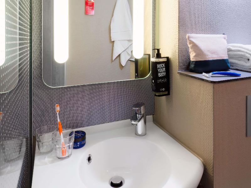 ibis Cergy-Pontoise Le Port image