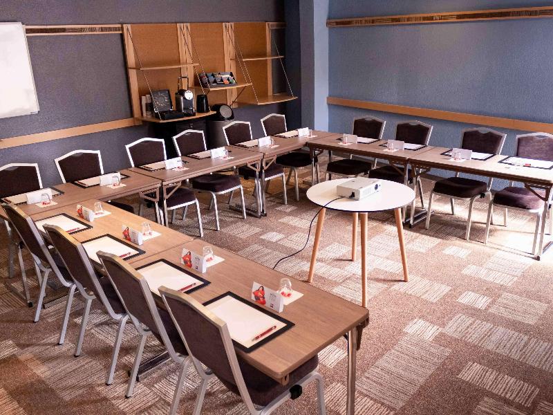 Ibis Paris Gennevilliers image