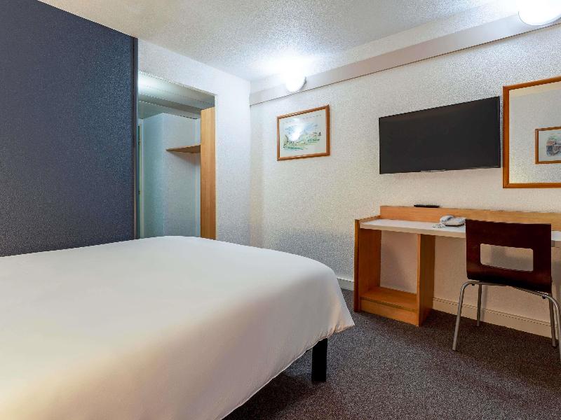 ibis Paris Pantin Eglise image