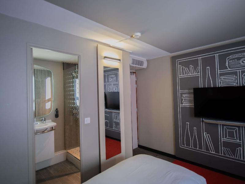 ibis Paris Canal Saint-Martin image