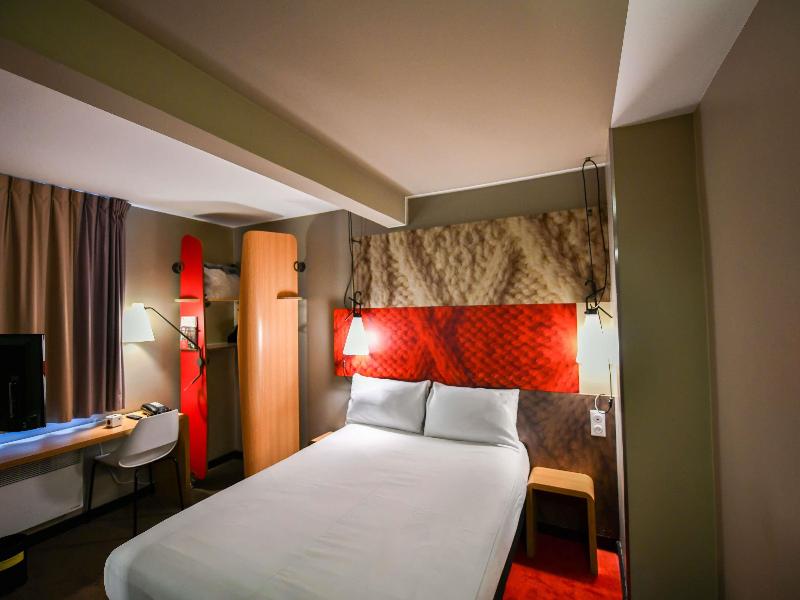 ibis Paris Canal Saint-Martin image