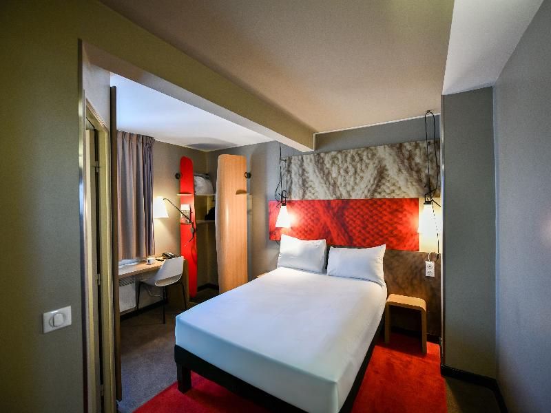ibis Paris Canal Saint-Martin image