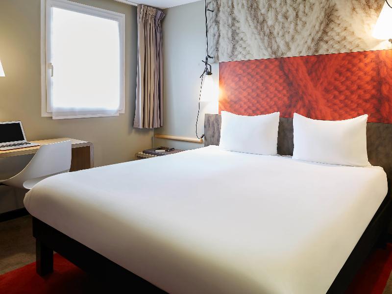 ibis Paris Canal Saint-Martin image