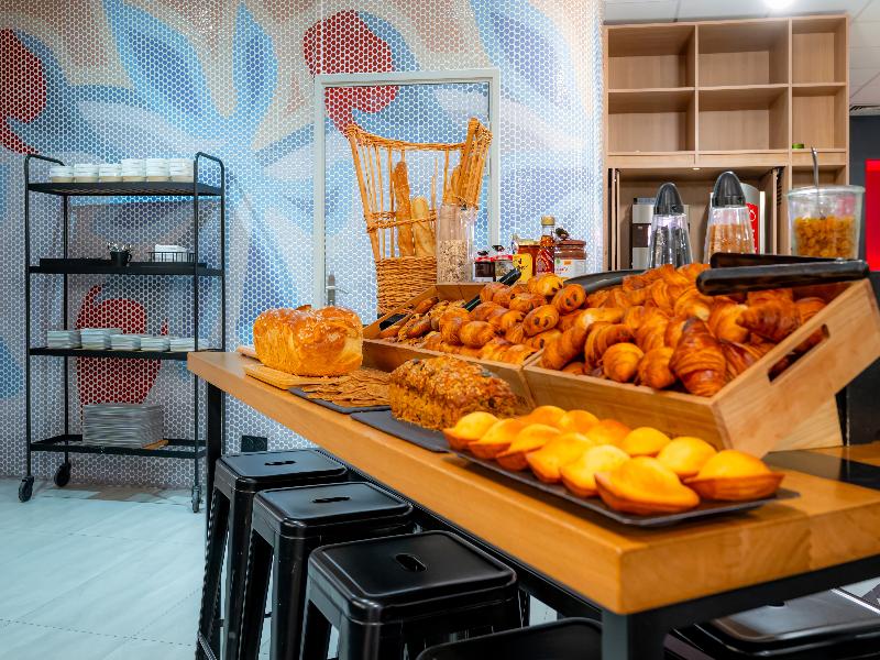 ibis Paris Ornano Montmartre Nord 18ème image