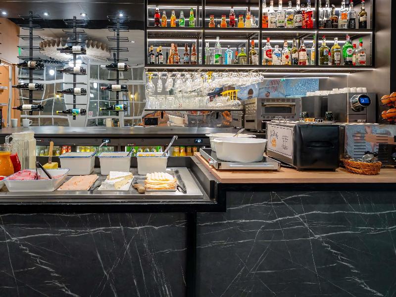 ibis Paris Ornano Montmartre Nord 18ème image