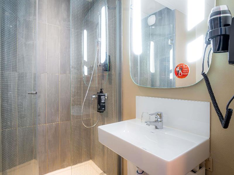 ibis Paris Ornano Montmartre Nord 18ème image
