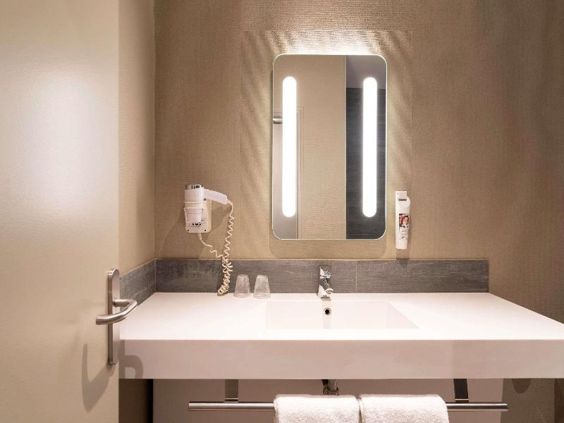 ibis Paris Tour Montparnasse 15eme image
