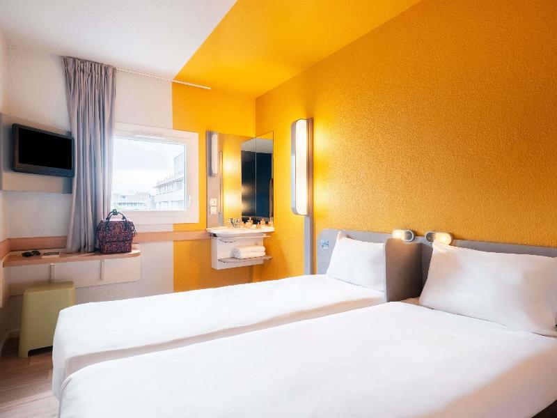 ibis budget Paris Porte de Vincennes image