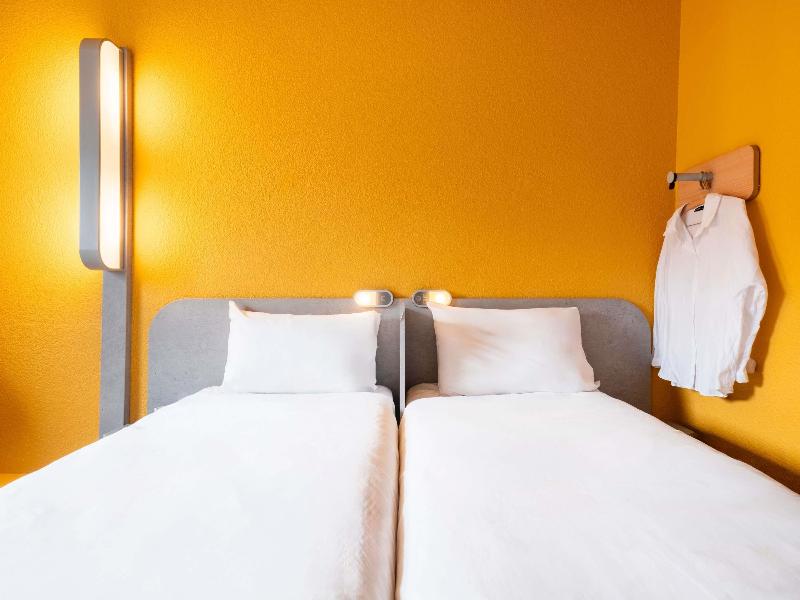 ibis budget Paris Porte de Vincennes image