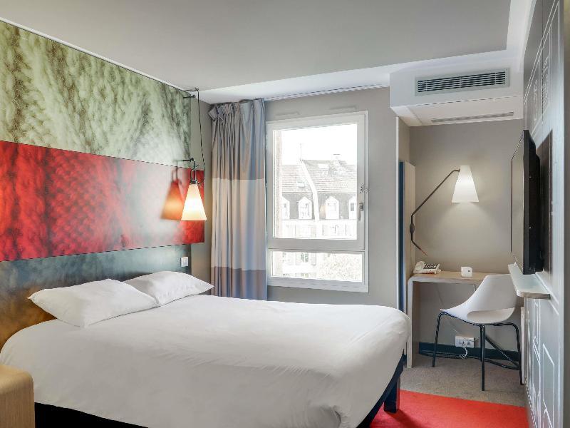 ibis Paris Rueil-Malmaison image