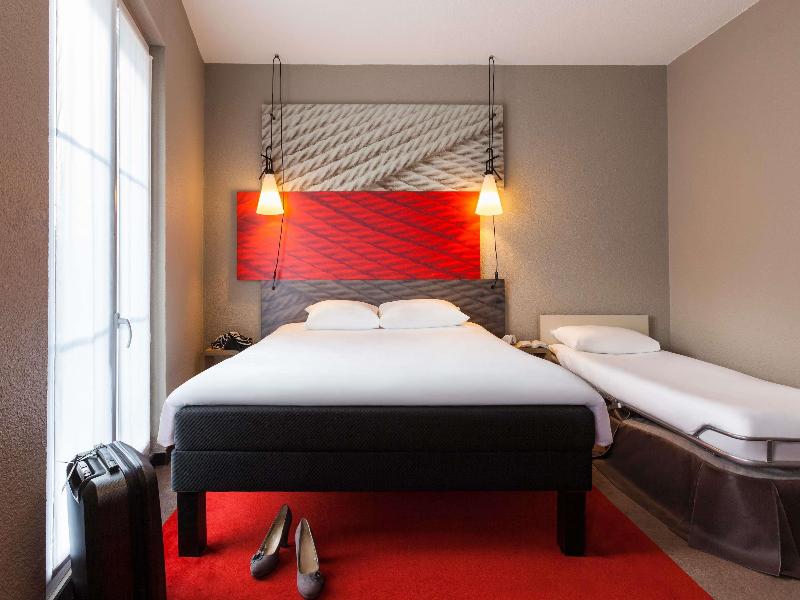 ibis Paris Rueil-Malmaison image