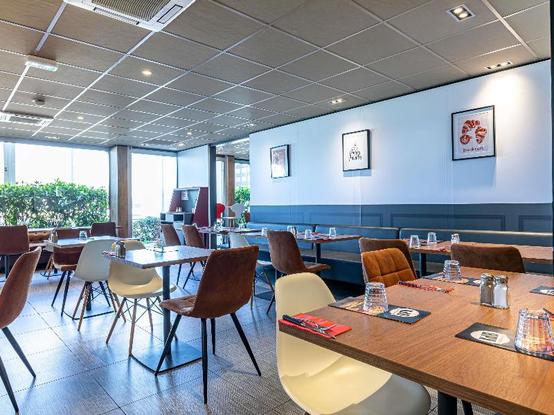 ibis Saint-Denis Stade Ouest image