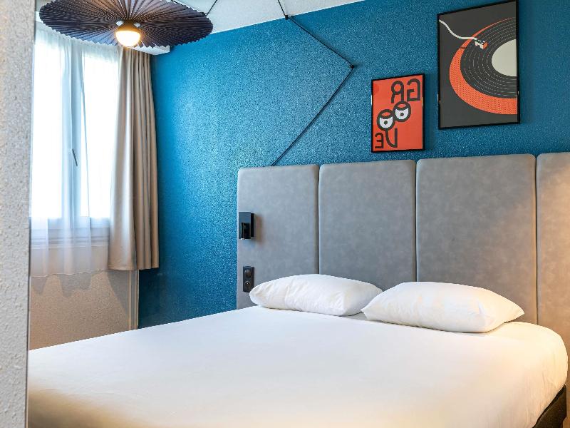 ibis Saint-Denis Stade Ouest image