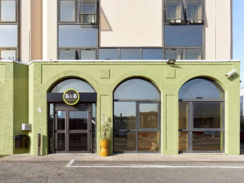 B&B HOTEL Paris Vitry-sur-Seine image