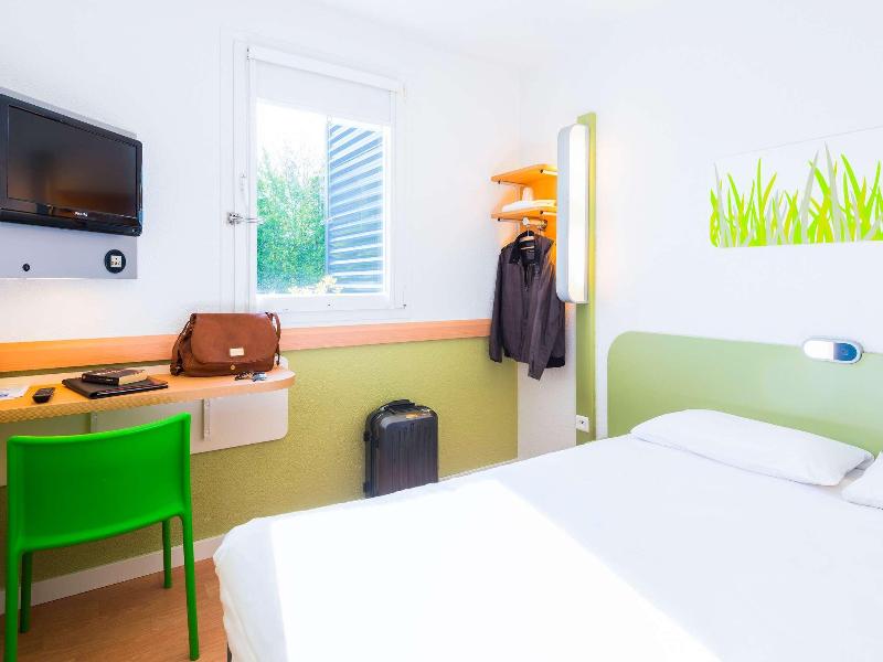 Ibis Budget Rennes Route De Saint Malo image