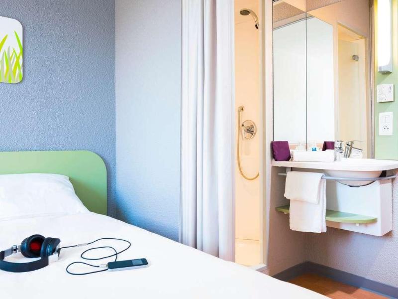 Ibis Budget Rennes Route De Saint Malo image