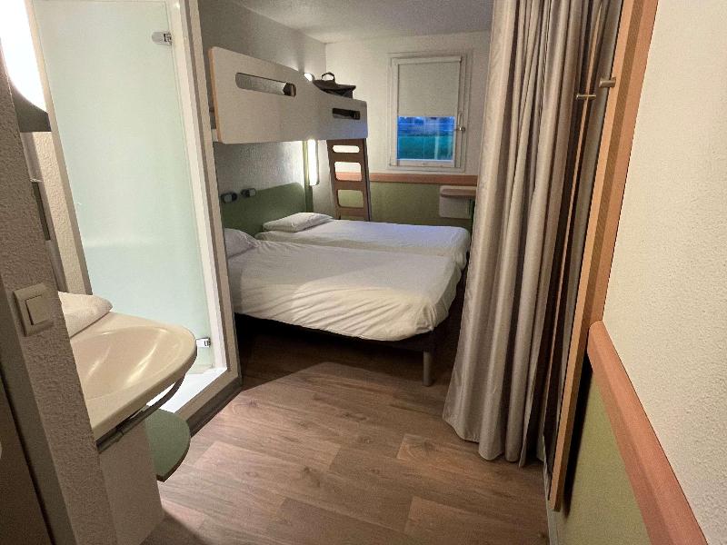 Ibis Budget Rennes Route De Saint Malo image