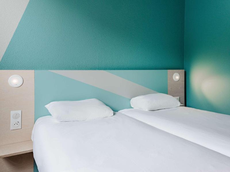 Ibis Budget Rennes Route De Saint Malo image